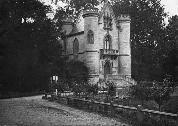 Coye-la-Forêt - le Château de la Reine Blanche